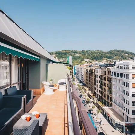 Sunset By People Otel San Sebastián