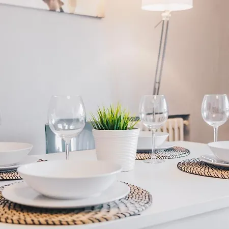 Sunset By People Hotel *