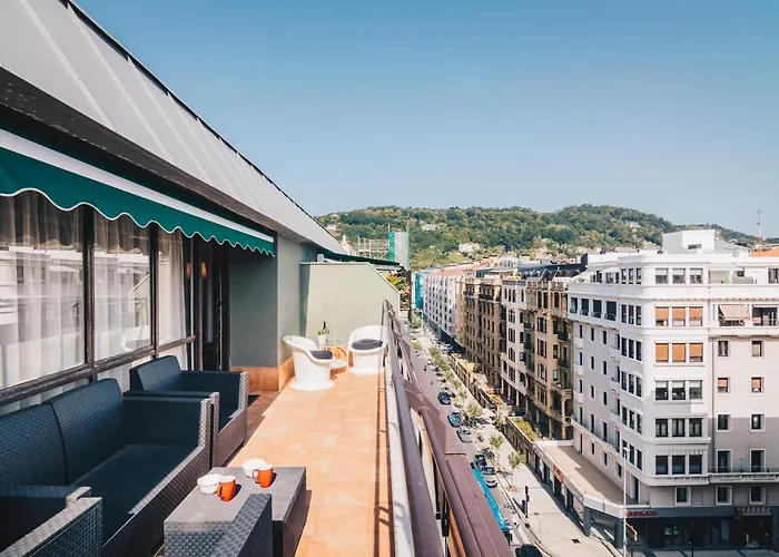 Sunset By People Hotel San Sebastian