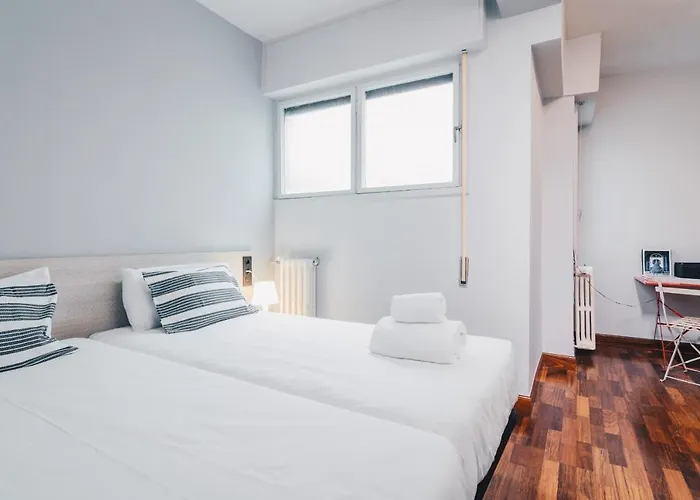 Otel Sunset By People *